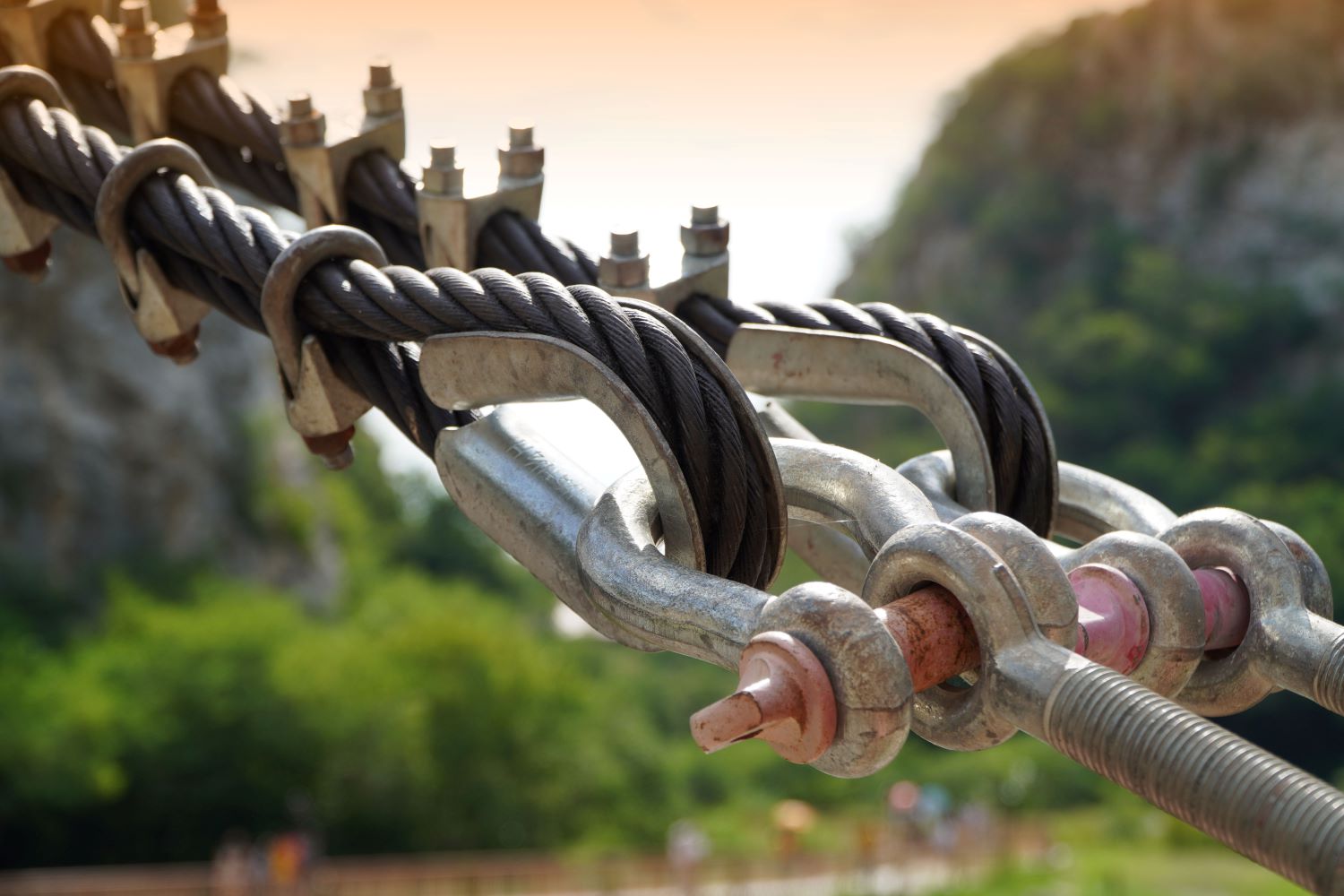 Wire Rope vs. Chain for Lifting and Rigging